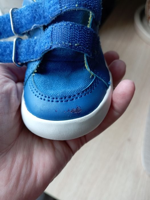 Продам дитячі кросівки Geox