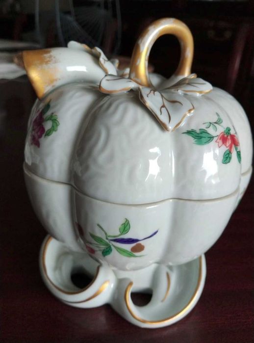Bomboneira Vista Alegre em porcelana fina pintada à mão