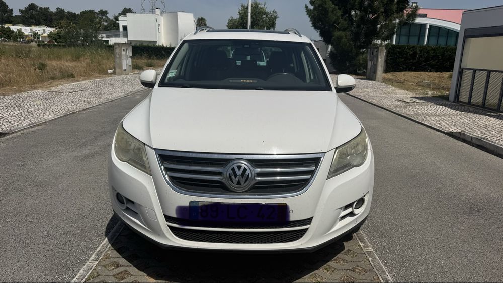 VW Tiguan 2.0  TDI BlueMotion com Teto Panorâmico