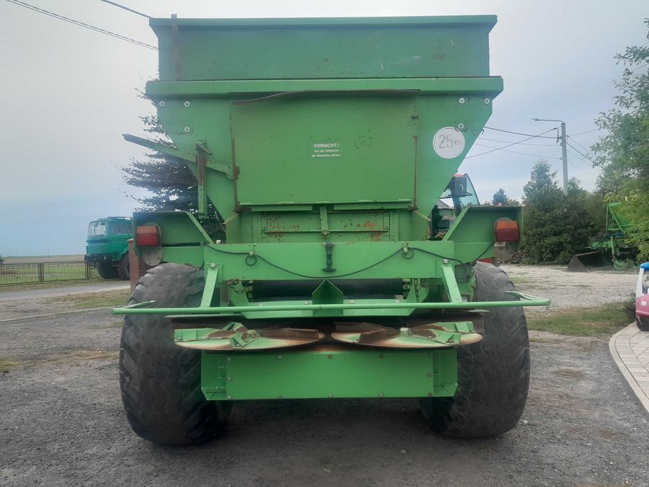 Rozsiewacz wapna jak  Bredal