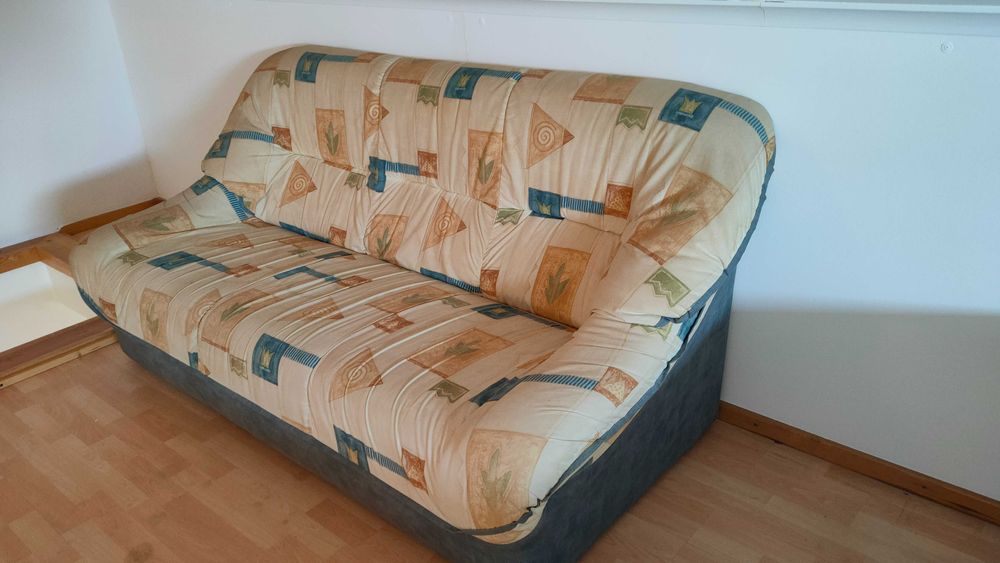 Sofá em tecido com 3 lugares, estilo moderno