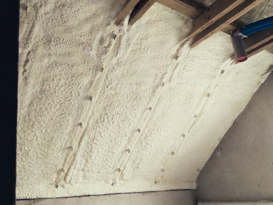 Izolacja Dachu Pianką PUR PLESZEW!. Ocieplanie dachu