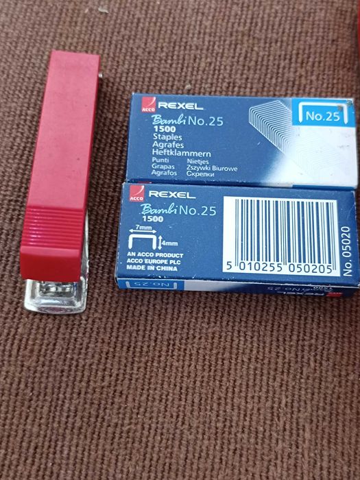 Conjunto de Material Escolar de Escritório