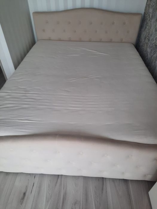 Sprzedam komplet mebli do sypialni łóżko + komoda