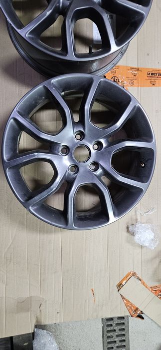 Felga 2  grand cherokee wk2 jeep  5x127 r20