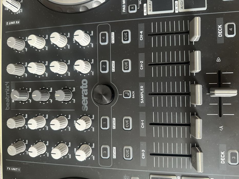 Reloop beatmix 4