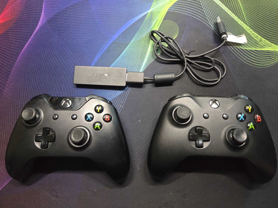 ТЕРМІНОВО Пара геймпадів XBox та конектор
