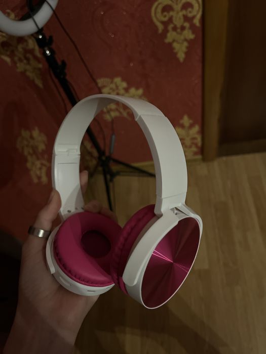 Бездротові наушники