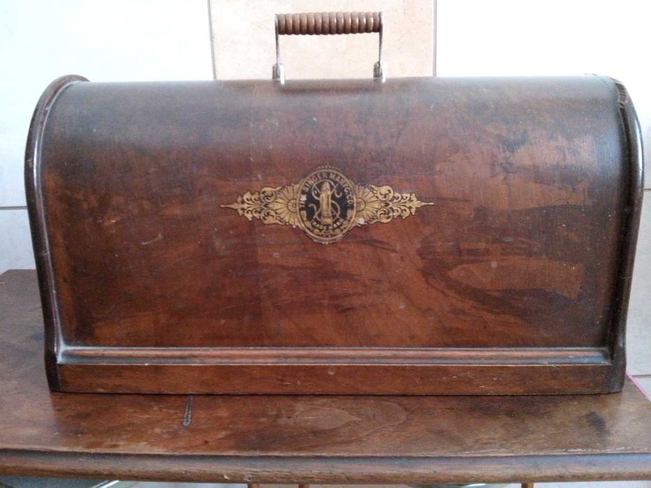 Zabytkowa maszyna do szycia '' SINGER ''