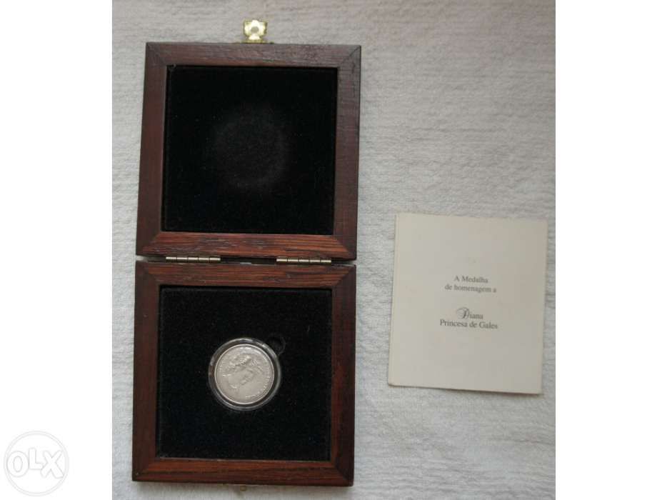 Medalha em prata de homenagem a diana princesa de gales com caixa