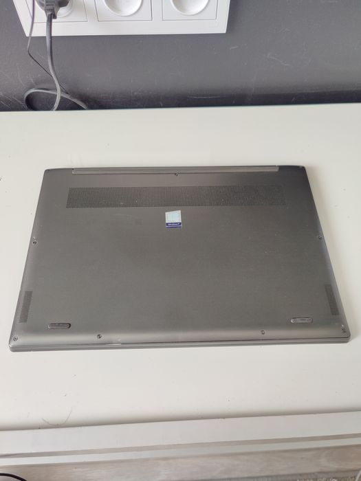 Ультратонкий ноутбук lenovo yoga s730 /i5 8265u/8 ГБ/SSD 256/full HD