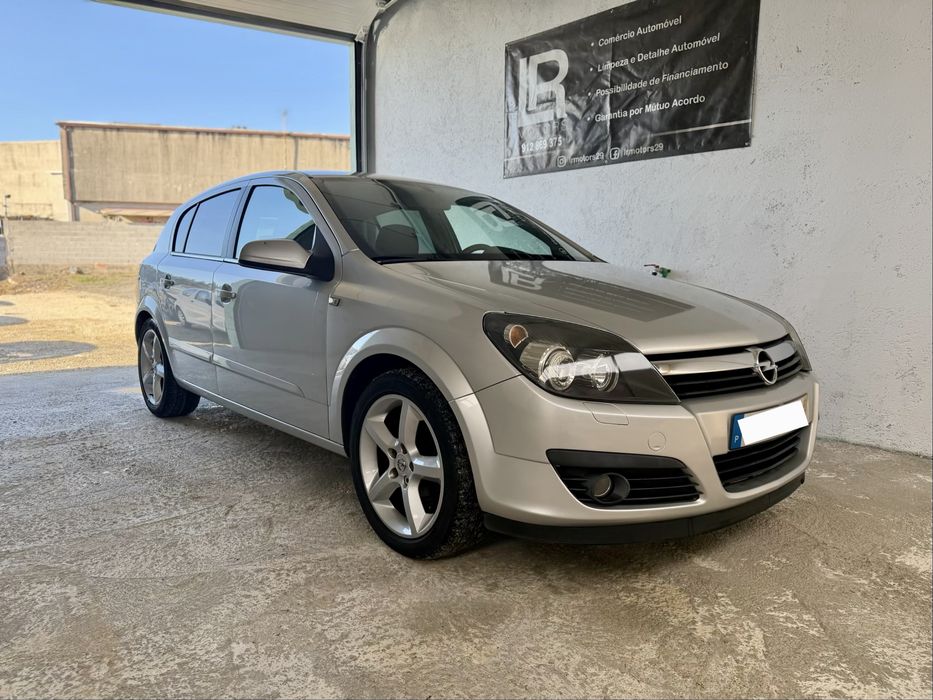 Opel Astra 1.3 CDTI 90cv - Desde 120€ Mês