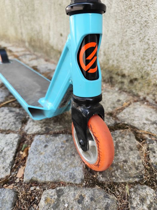 Trotinete Freestyle Oxelo MF 1.8 (Decathlon) - Azul/Laranja