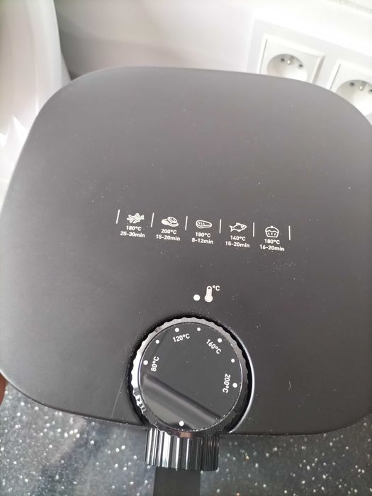 Urządzenie air fryer