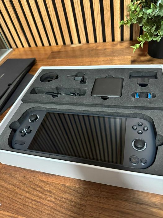 AYANEO Air Plus 6800U | 16GB RAM | 512GB SSD