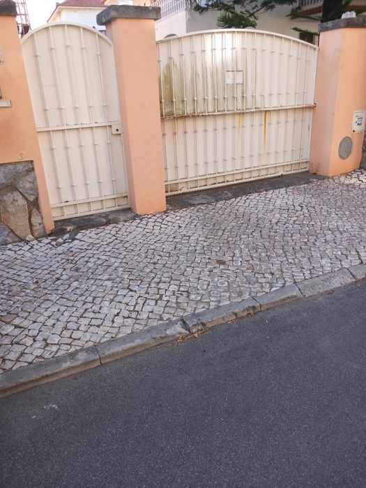 Portão + porta de garagem