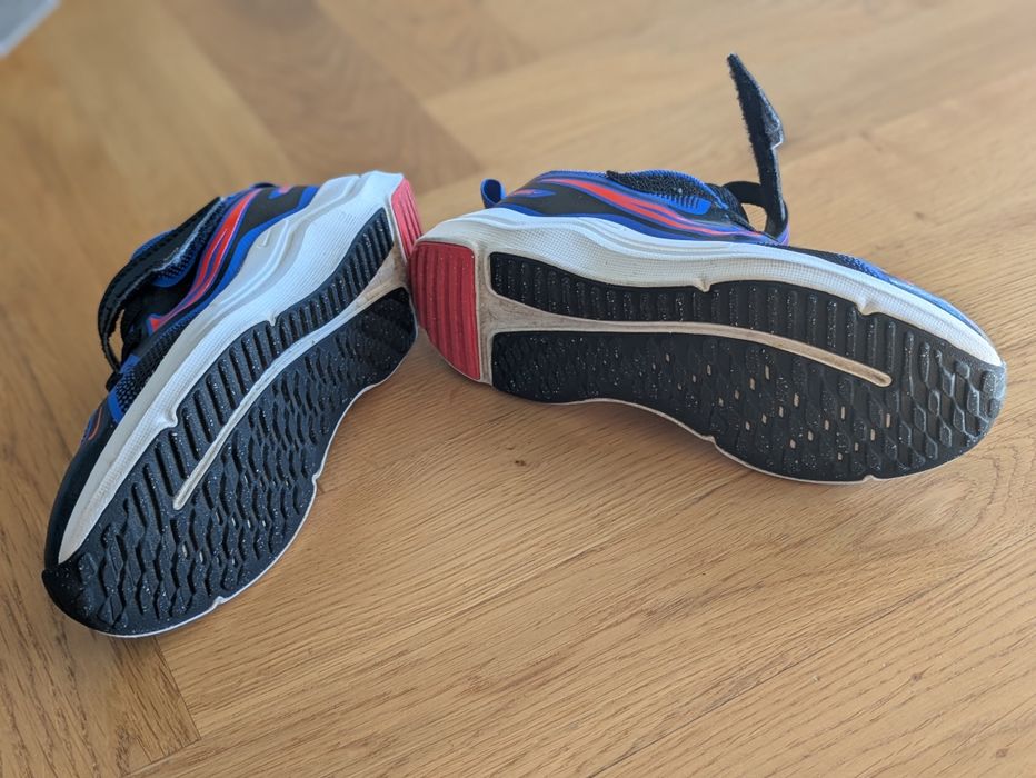 Buty Nike performance cosmic runner rozmiar 28,5