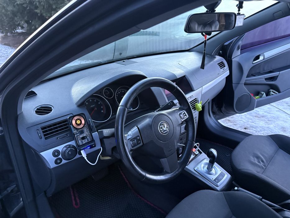 Продам Opel astra H