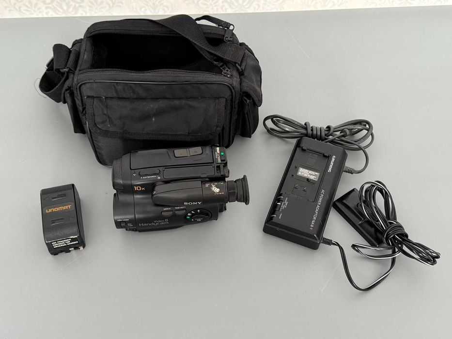 Kamera Analogowa Video8 Handycam Sony CCD-TR202E + zasilacz