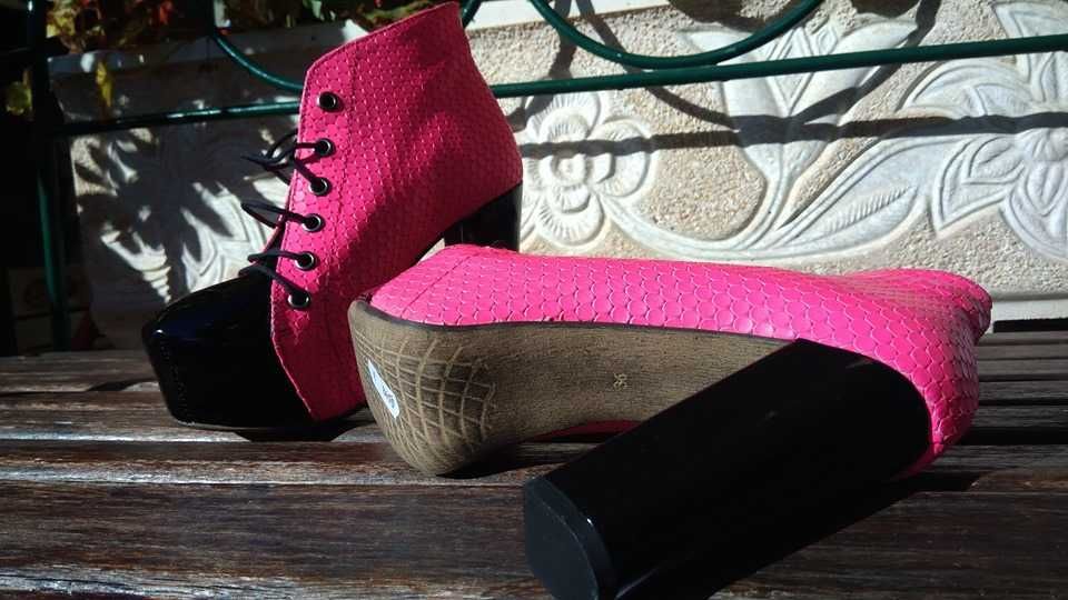 Botins Rosa choque nr 36 NOVOS- BAIXA PREÇO