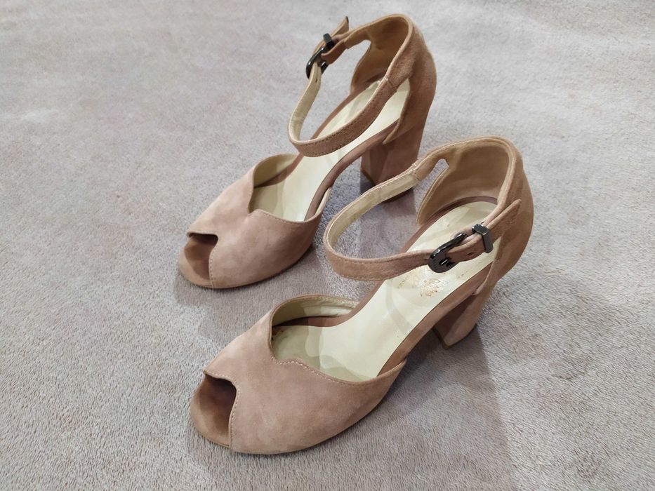 37р. Ідеальний стан LIRIO замшеві босоніжки PREMIUM Shoes Замша Пудра