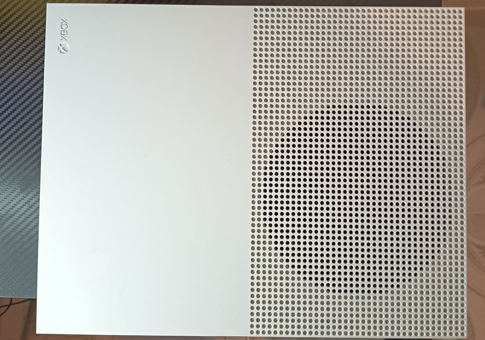 Xbox One S 1TB Branca Digital com comando.