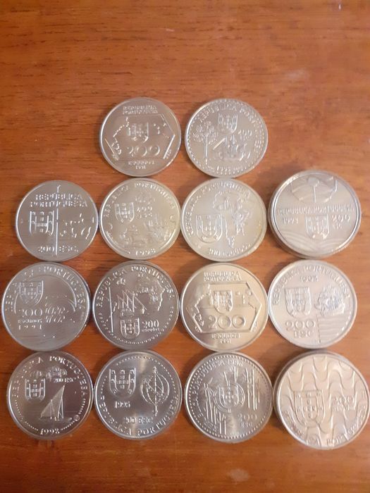 23 Moedas Comemorativas de 200 Escudos