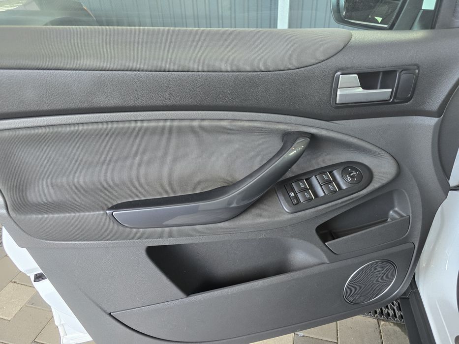 Автомобіль FORD KUGA