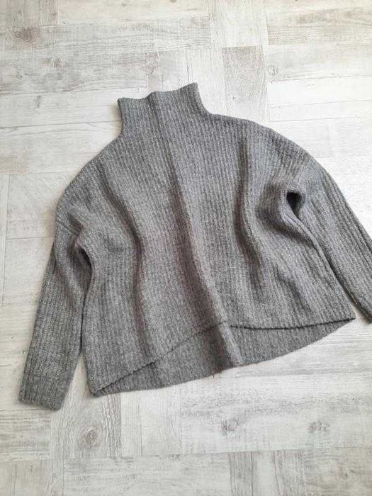 Дуже теплий сірий светр h&m