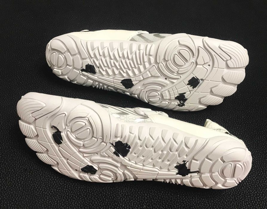 Buty do wody, białe, r. 44, nowe