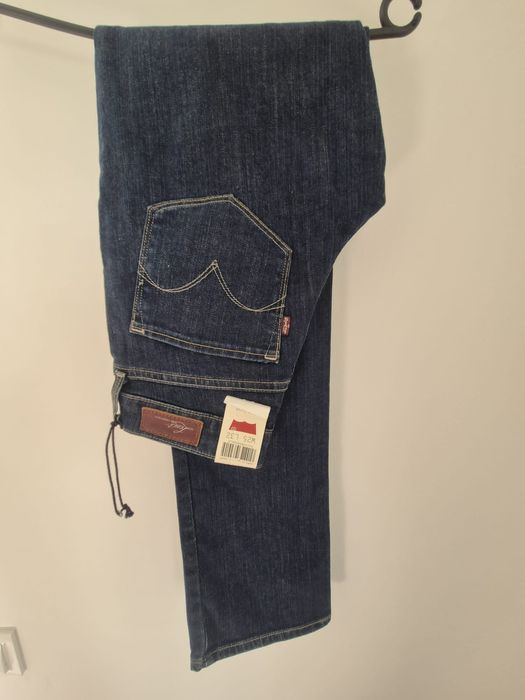 Spodnie dżinsy jeansy niebieskie nowe proste damskie Levis