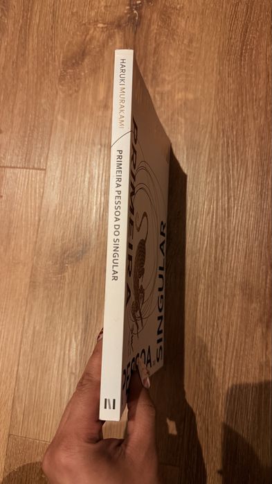 Livro Primeira pessoa do singular