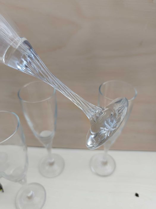 набір бокалів для шампанського 175 мл 5 шт. Twist.  2 винних бокали