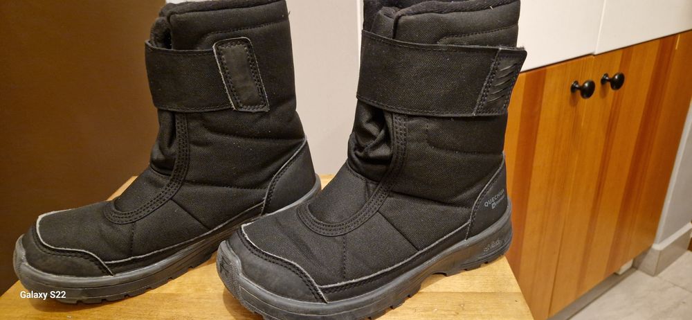 Używane Buty śniegowce czarne  Quechua.R32
Długość wkładki  20cm
