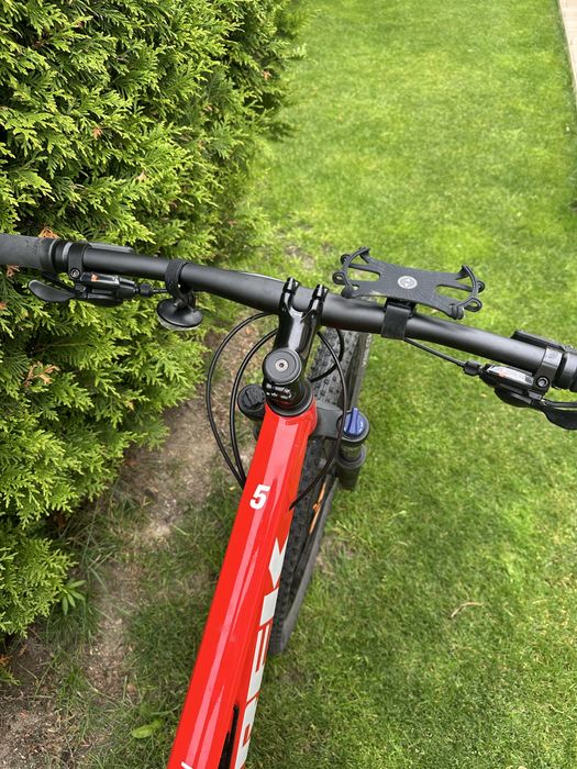 Trek Marlin 5 Gen 2 Radioactive Red - Wielkość ramy: M  Koła 29 cali