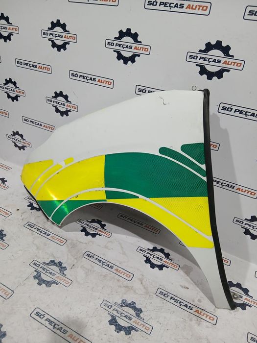 GUARDA LAMAS ESQUERDO BRANCA FIAT DOBLO II VERSAO 263 2010-2018 ANO: 2