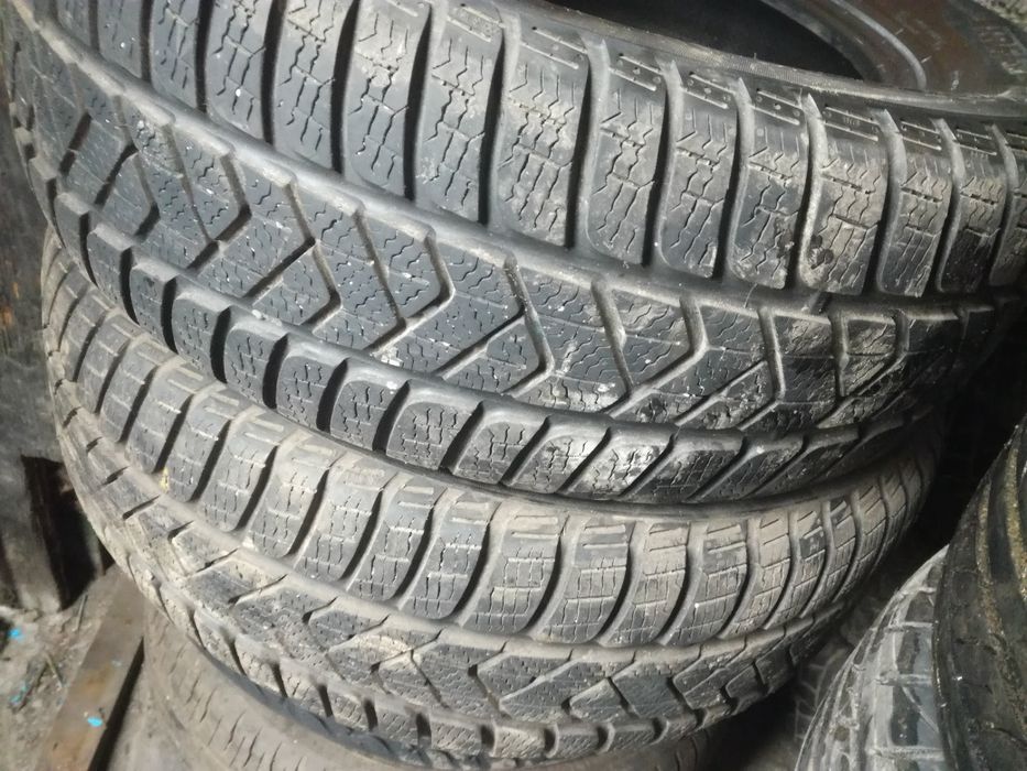 Продам пару резини R16 215/60