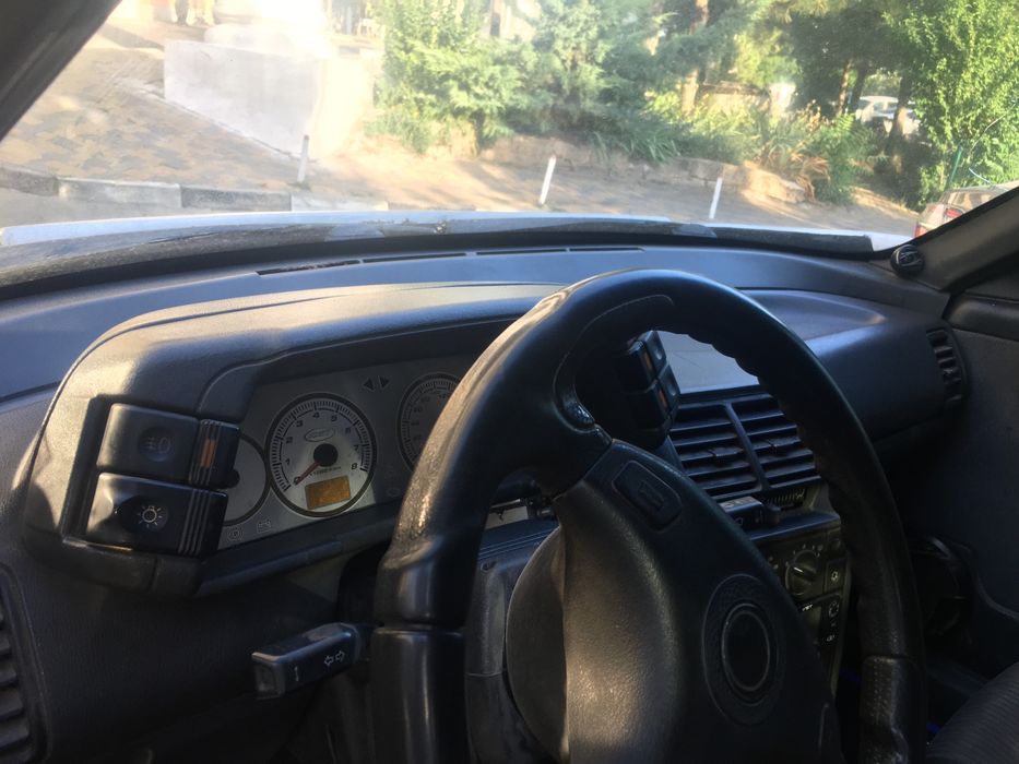 Продам ваз 21 12 машинка на каждый день! Перекупам  не звонить!!