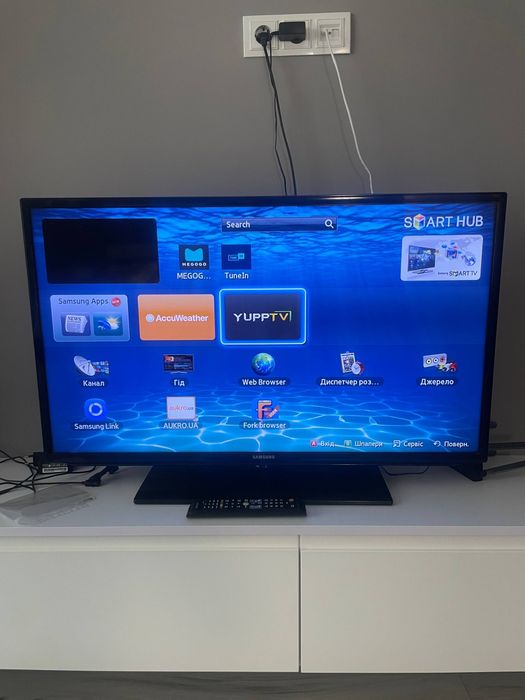 Телевізор Samsung UE40EH5307K Smart TV