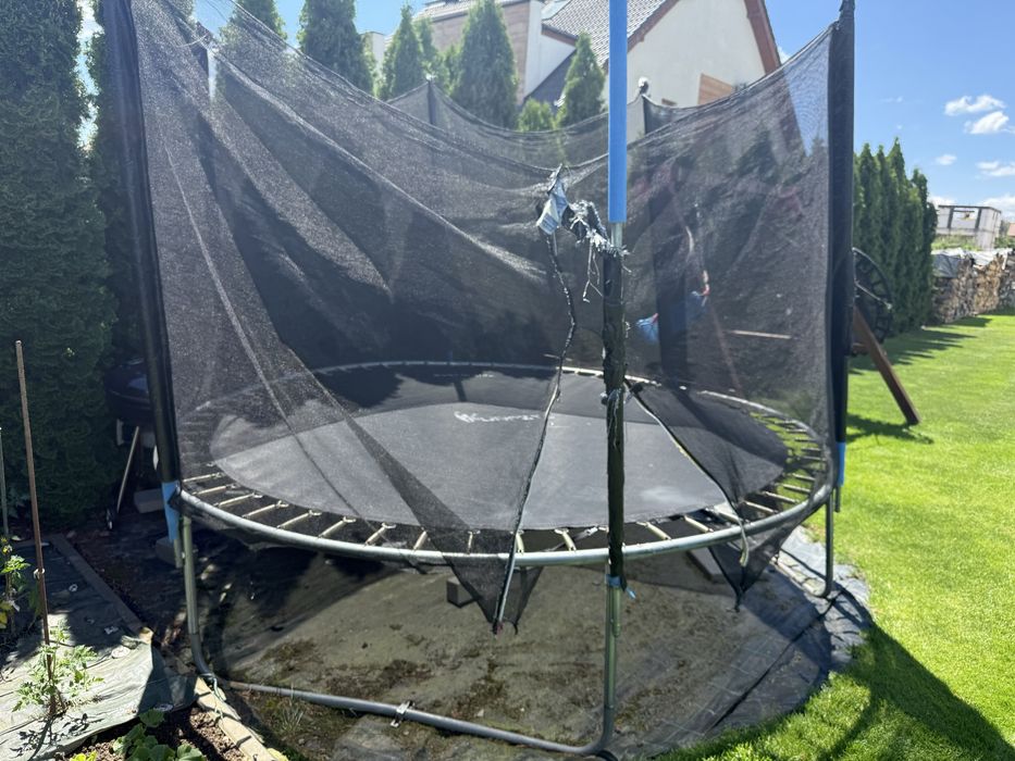 Trampolina     ogrodowa. 350cm