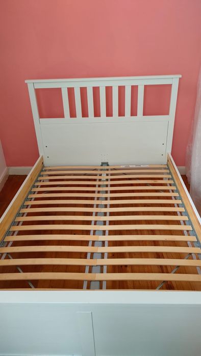 Cama de madeira de 1.60