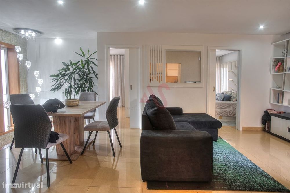 Moradia T4 + T2 + T1 + T1 em Sousa, Felgueiras