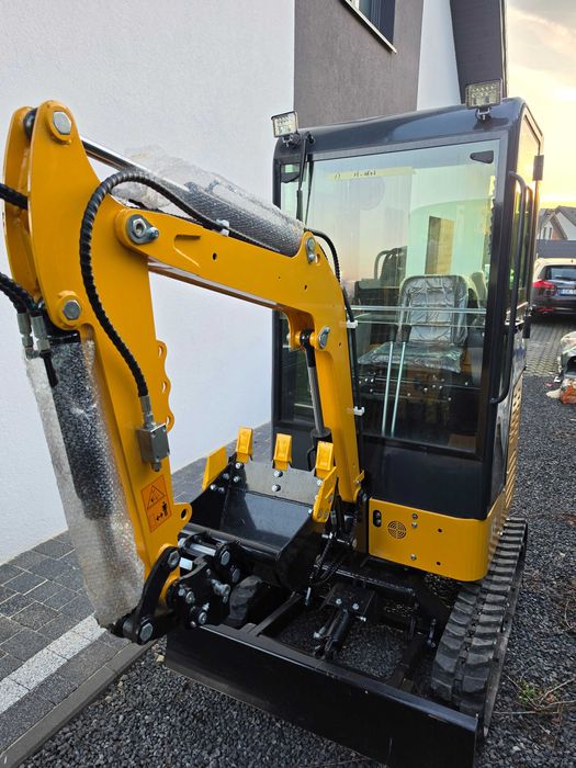 Sprzedam mini koparkę 1150kg, sprowadzoną z Chin.