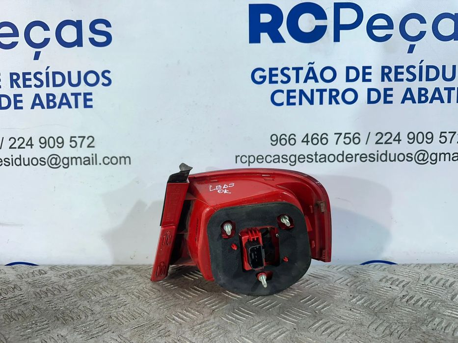 Conjunto Farolins Tras Traseiro  Direito Original LED SEDAN