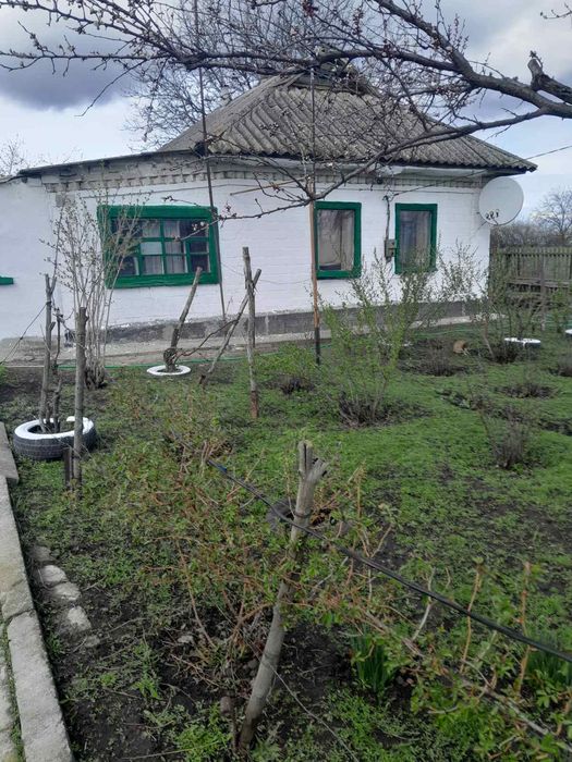 Дім з  двома кімнатами.