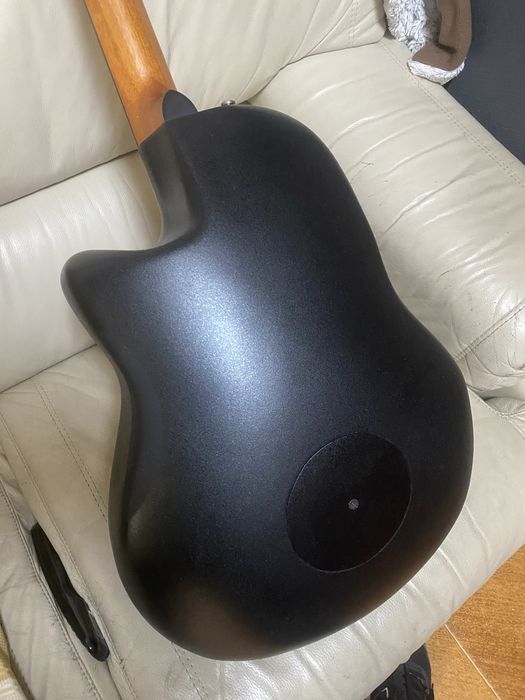 Vendo Ovation como nova
