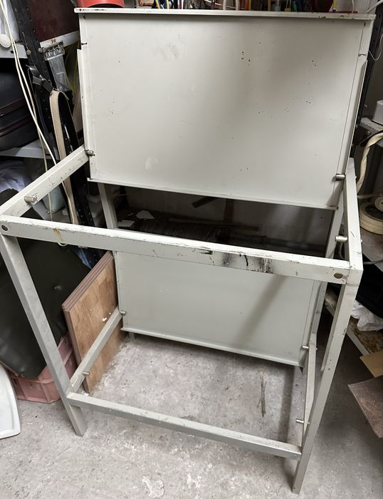 Стол металлический слесарный