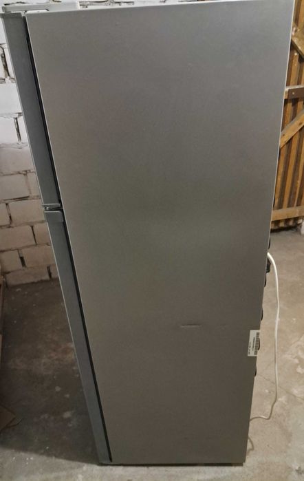 Lodówka Amica srebrna 144×54×55