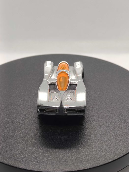 Машинка Hot Wheels Power Piston Chrome, 2014