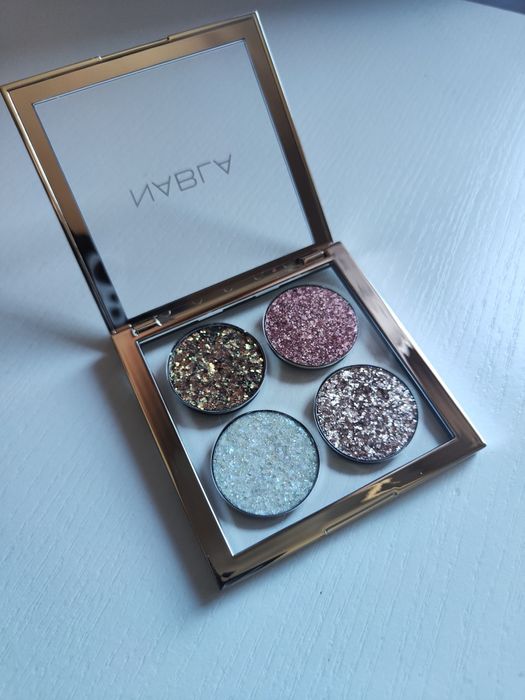 Nabla eyeshadow glitter palette glorious lights paleta cieni do powiek